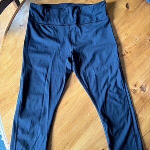 Athleta Black Ultimate Stash Pocket Capri - Large